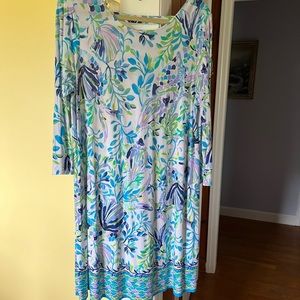 Lilly Pulitzer dress. Size XXL. GUC. Some minor pilling on front. 3/4 sleeve.